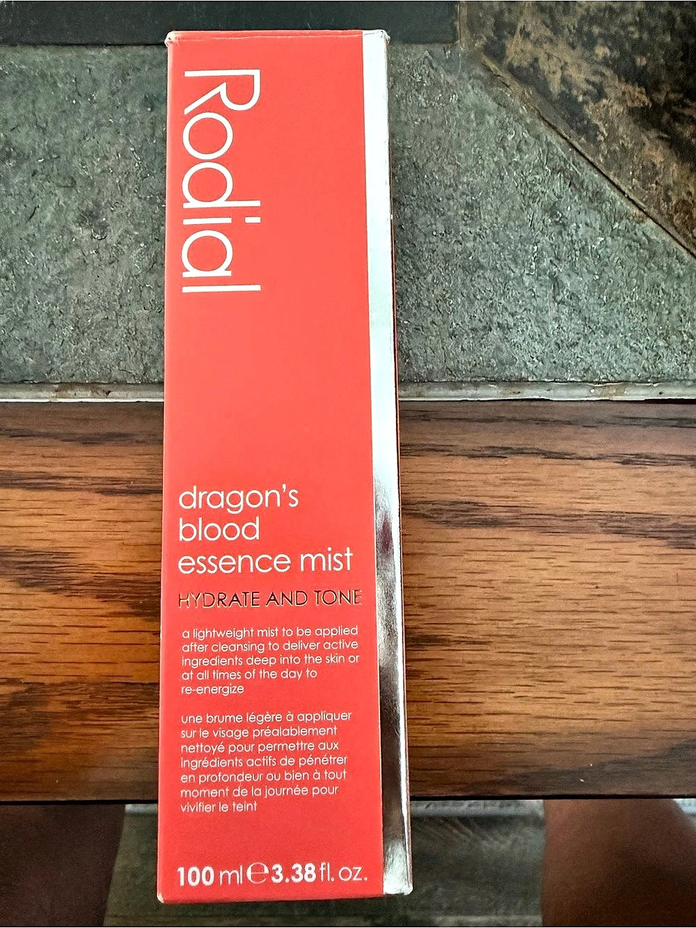 NEW Rodial Dragon's Blood Essence Mist Hydrate and Tone 100 ml NWT